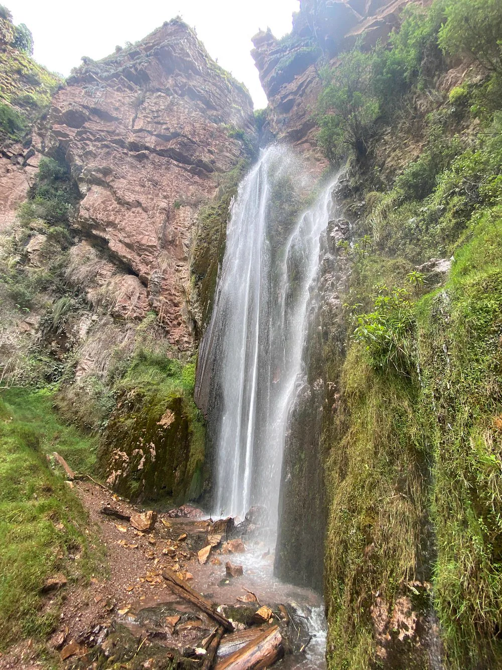 Perolniyoc Waterfall Trek